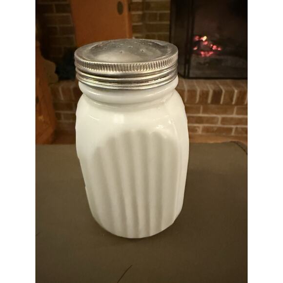 Vintage Milk Glass Ribbed Large Shaker 5" tall - Picture 2 of 2